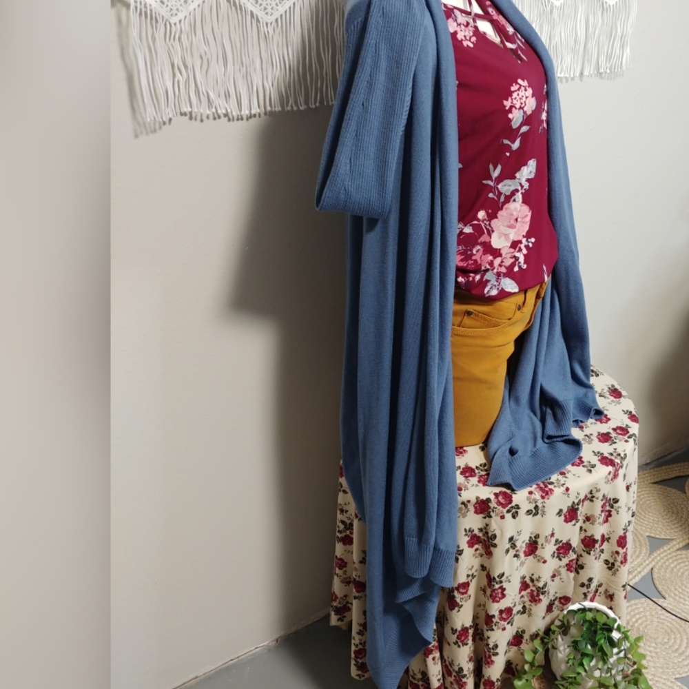✔DKNY Long Flowing Cardigan